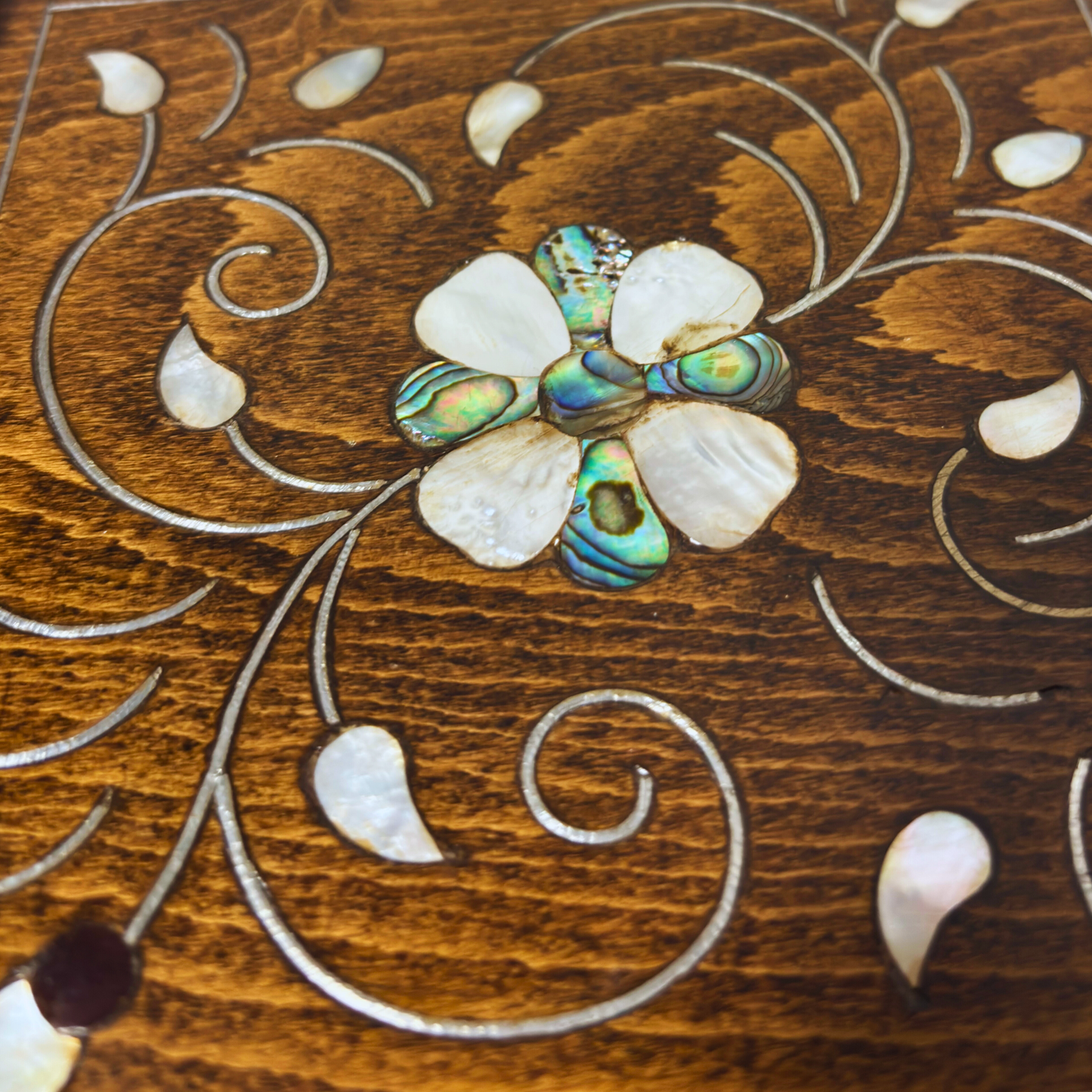 Handcrafted Damascene Luxury Box – Mother of Pearl & Velvet Elegance