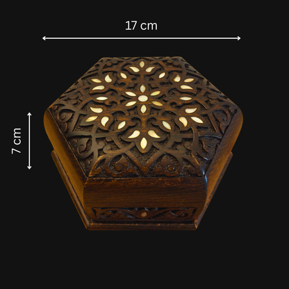 Handcrafted Luxury Carved Box – Mother of Pearl & Velvet Elegance