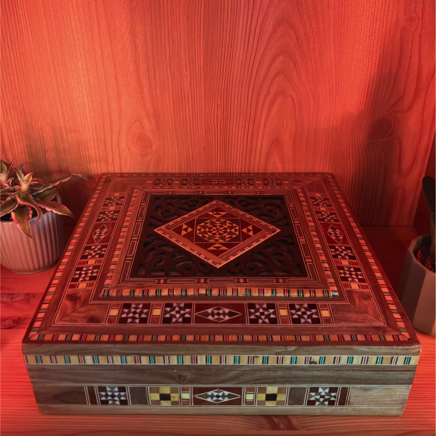 Coffret Damasquiné à Bijoux et Souvenirs – Élégance en Velours