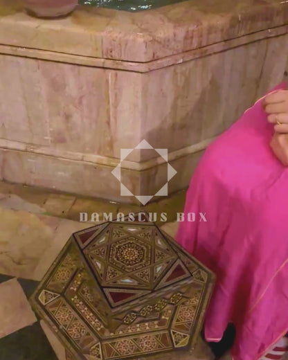 Damascene Mozaïekdoos van Meester Gaby Al Dayeh – Parelmoer & Fluwelen Binnenkant